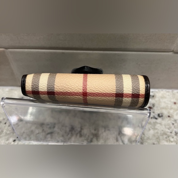 NWT Burberry Novacheck Wallet w/COA. - Picture 11 of 11